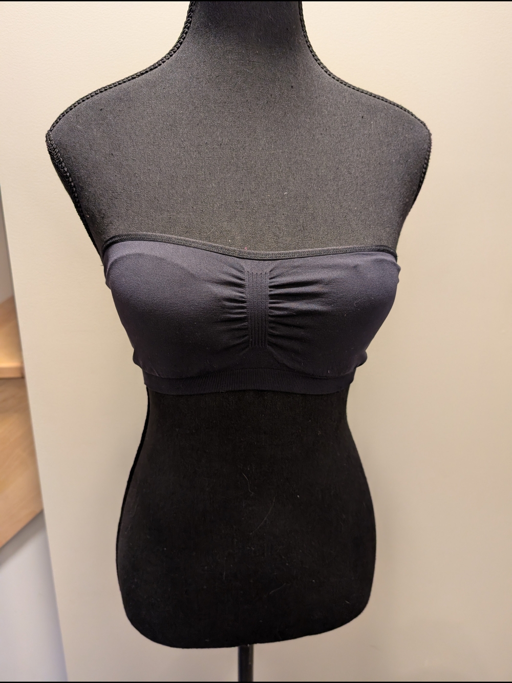 La SENZA Black Seamless Strapless Bandeau with Center Ruching